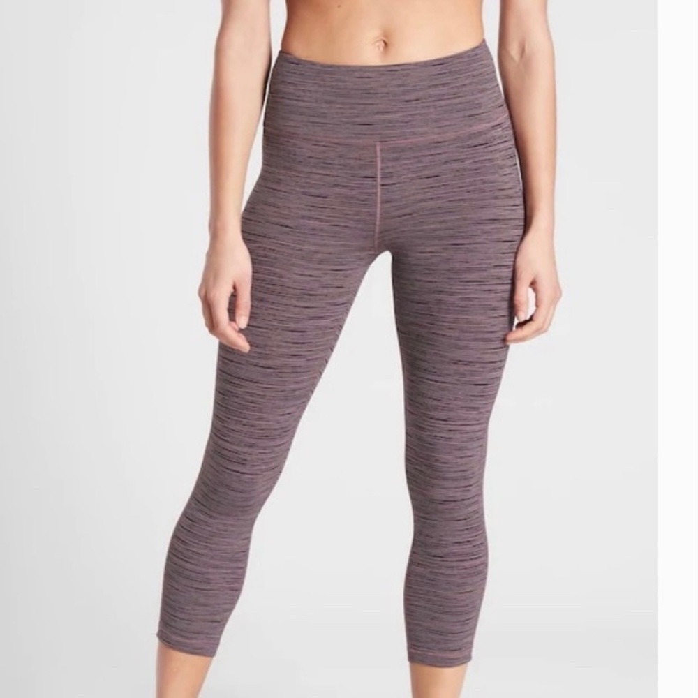 Athleta Ultimate Stash Pocket Capri Leggings Volcanic Purple Black‎ S